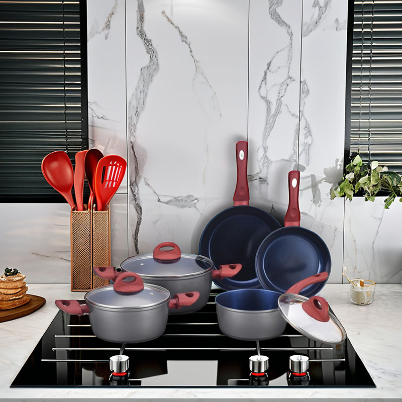 أزياء الأواني الخزفية المحترفة والمقالي مزورة من أدوات الطهي