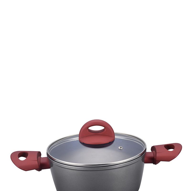 أزياء الأواني الخزفية المحترفة والمقالي مزورة من أدوات الطهي