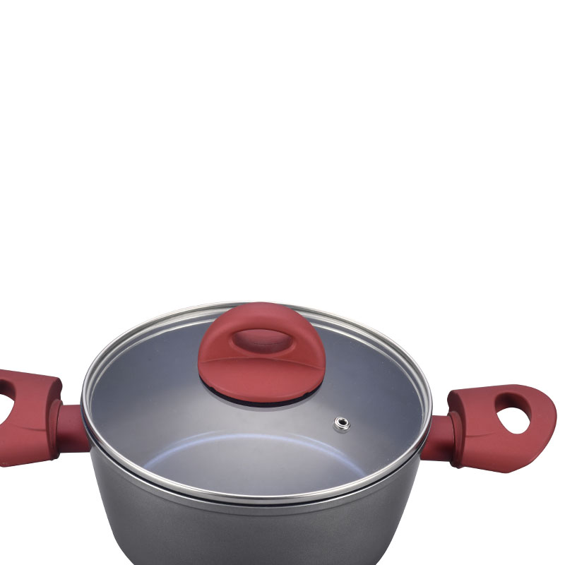 أزياء الأواني الخزفية المحترفة والمقالي مزورة من أدوات الطهي