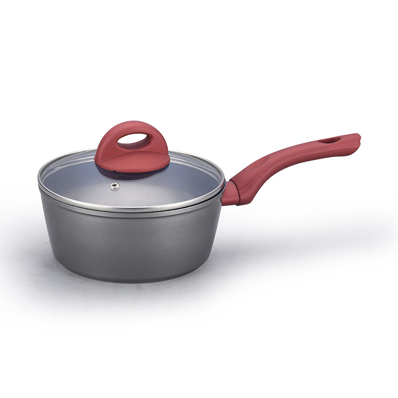 أزياء الأواني الخزفية المحترفة والمقالي مزورة من أدوات الطهي