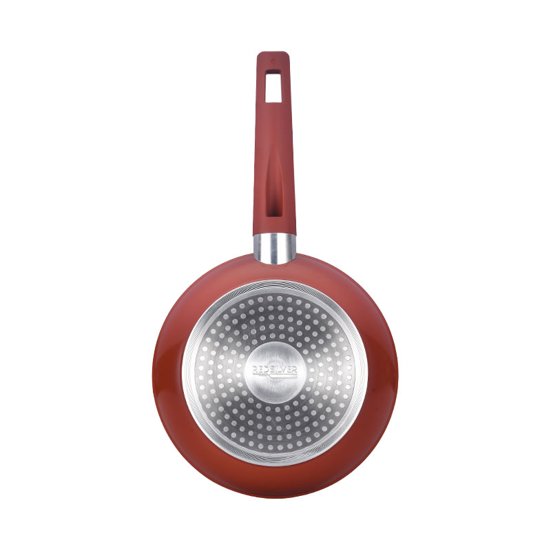 أدوات طبخ ملونة غير مميزة غير مميزة