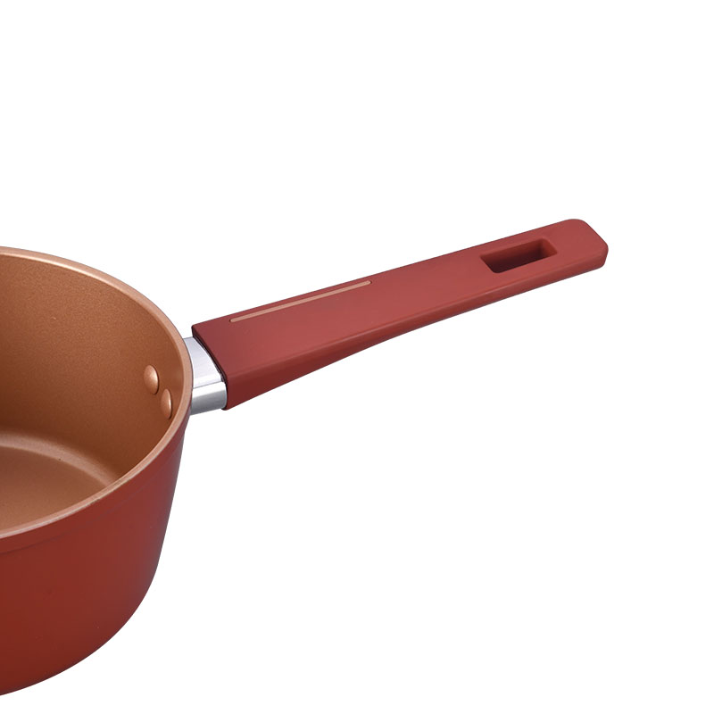 أدوات طبخ ملونة غير مميزة غير مميزة