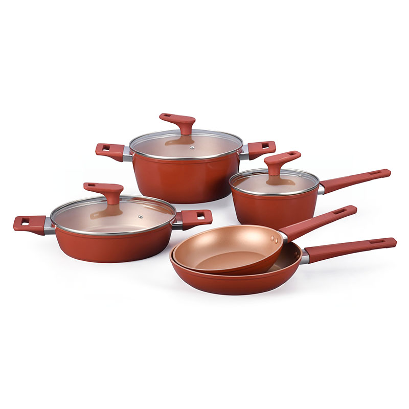 أدوات طبخ ملونة غير مميزة غير مميزة