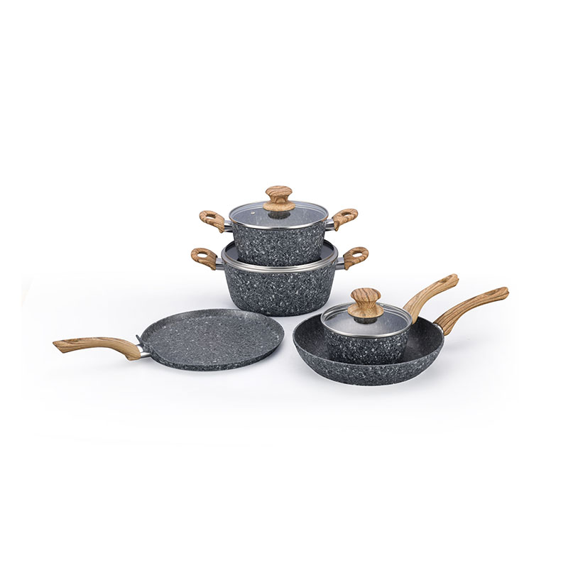 أواني الجرانيت والمقالي مروّخة من أدوات الطهي