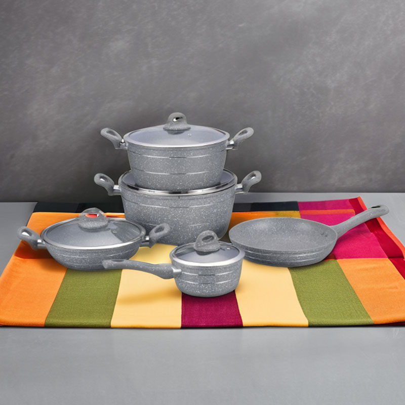 أدوات طبخ مقلاة غير عصا مع نقاط بيضاء