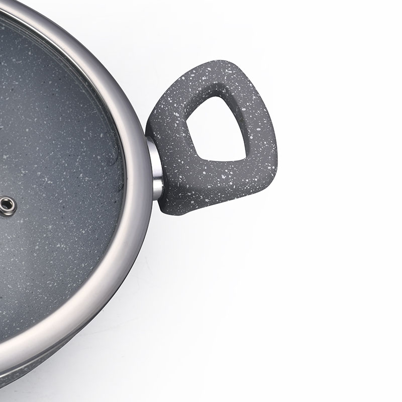 أدوات طبخ مقلاة غير عصا مع نقاط بيضاء