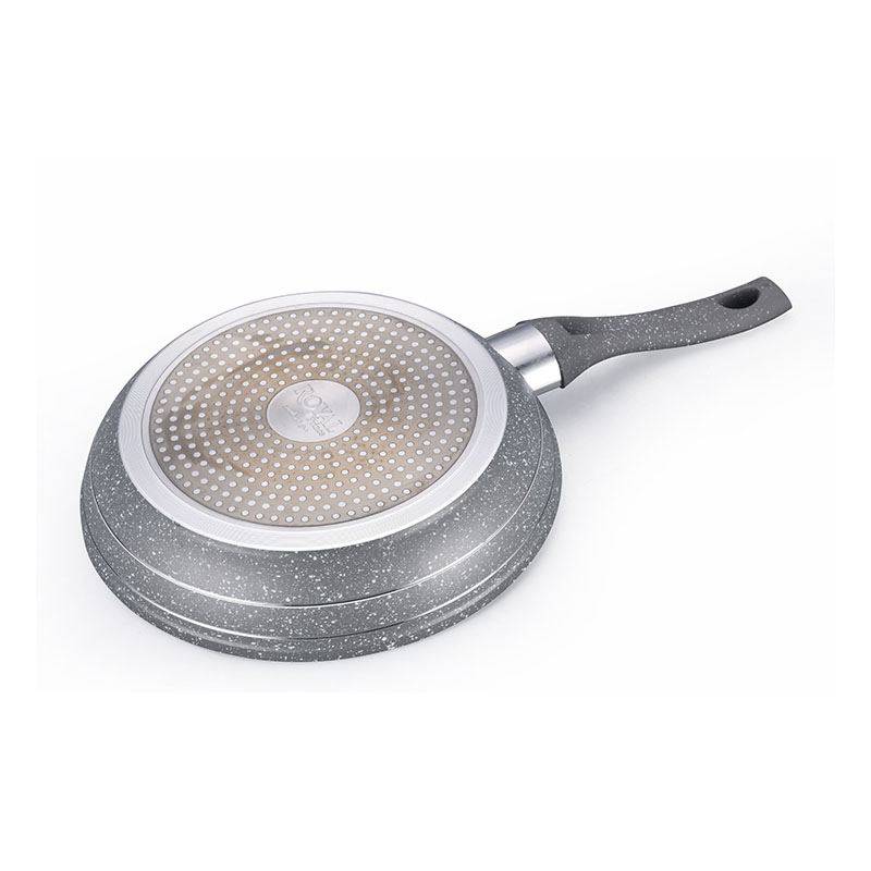 أدوات طبخ مقلاة غير عصا مع نقاط بيضاء