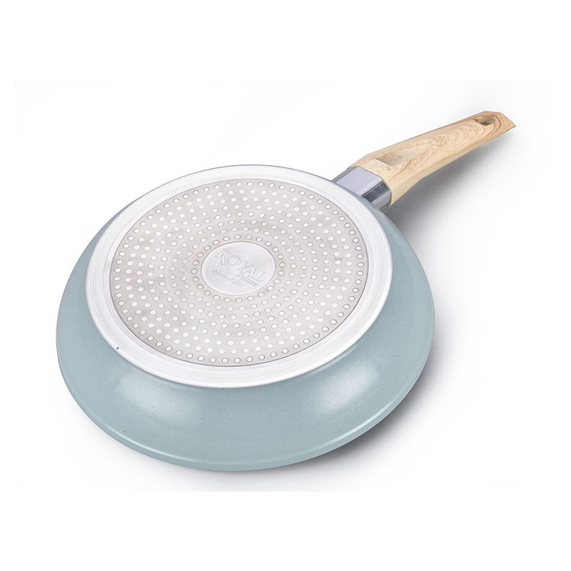 أوعية السيراميك والمقالي مجموعة أدوات طبخ مزورة