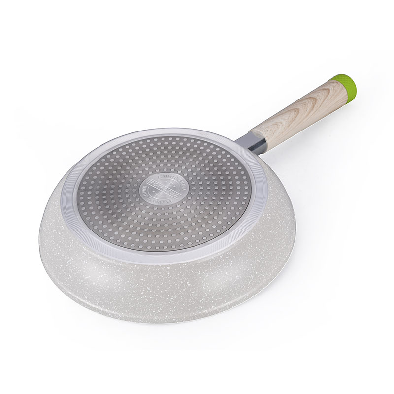 مجموعة أدوات المطبخ مجموعة من أدوات الطهي المزورة مع زينة ملونة