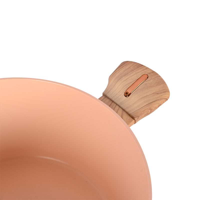 مجموعة أدوات طبخ بيج تيلامون مع إكسسوارات ذهبية الحافة